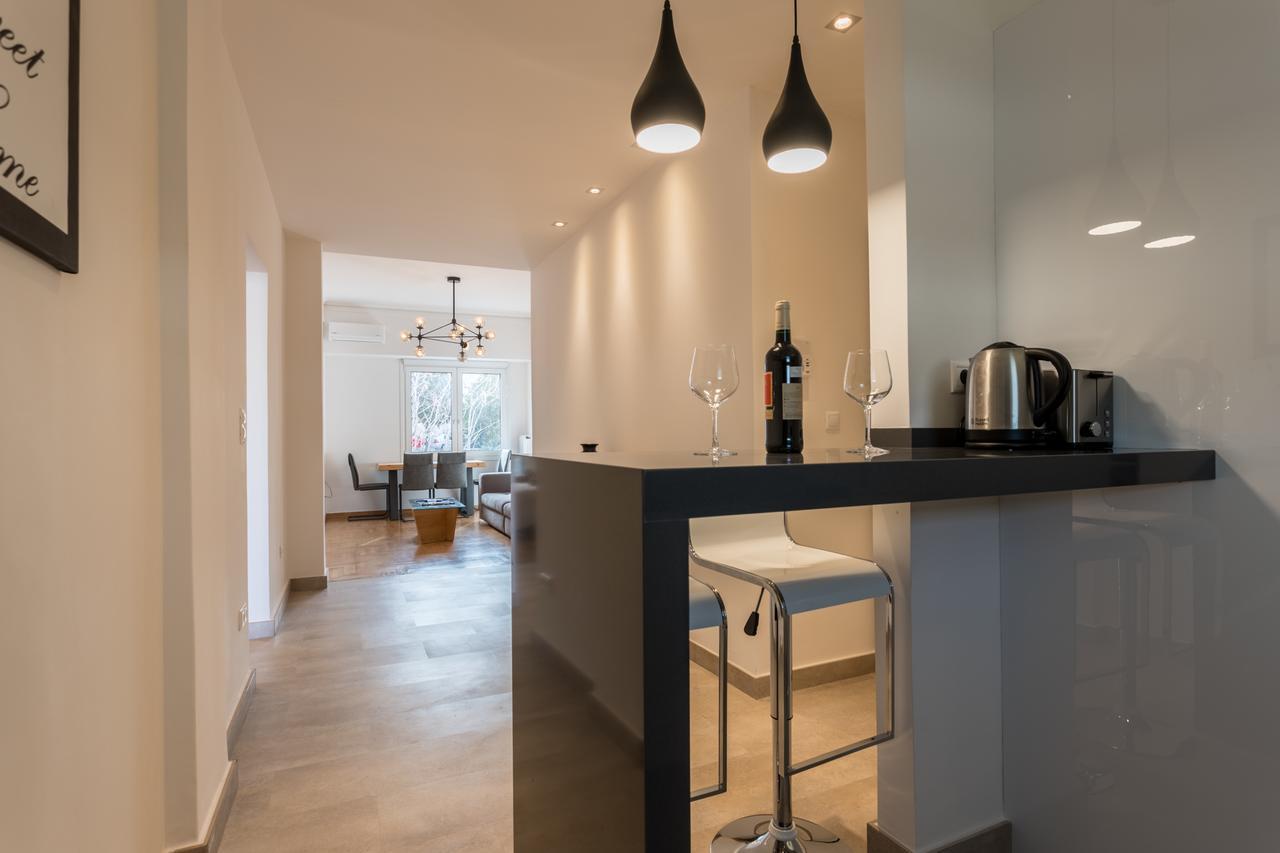 Pagrati 2bdr Flat Apartment Athena Bagian luar foto